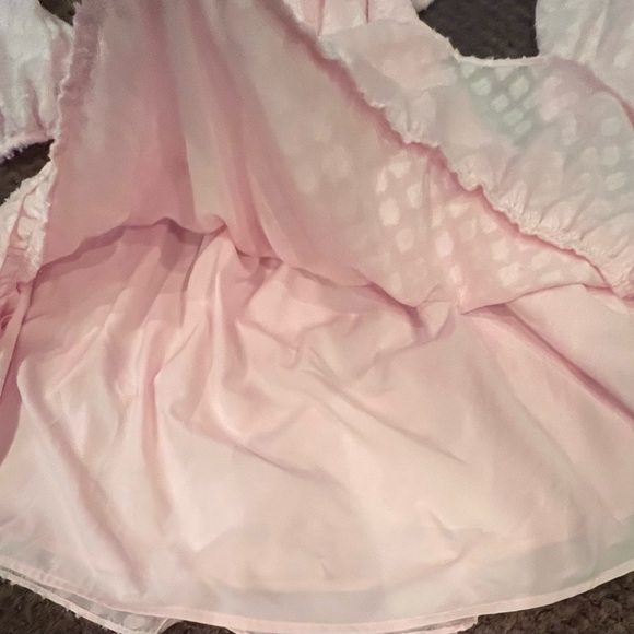 BNWT Perfect for spring and summer cold shoulder dress. 😍😍😍 - Picture 6 of 8